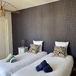 فندق مبيت وإفطار La Cour Carree - D'hotes 3*
