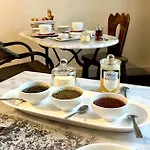 La Cour Carree - D'hotes فندق مبيت وإفطار قرقشونه