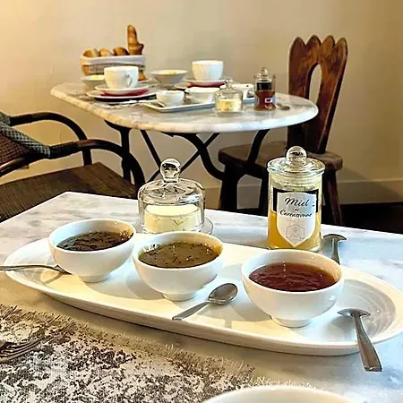 La Cour Carree - D'hôtes Alojamento de Acomodação e Pequeno-almoço