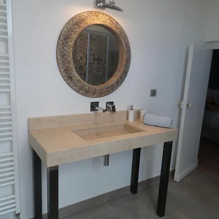 La Cour Carree - D'hotes Bed & Breakfast