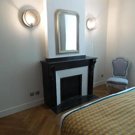 La Cour Carree - D'hotes Bed and breakfast 3*