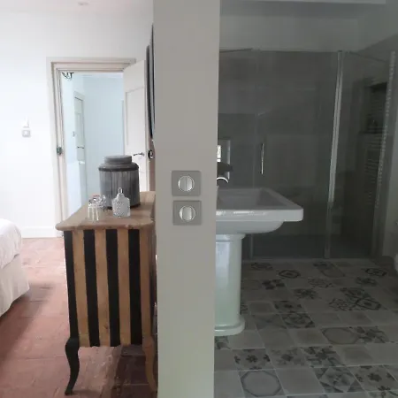 La Cour Carree - D'hotes Bed & Breakfast