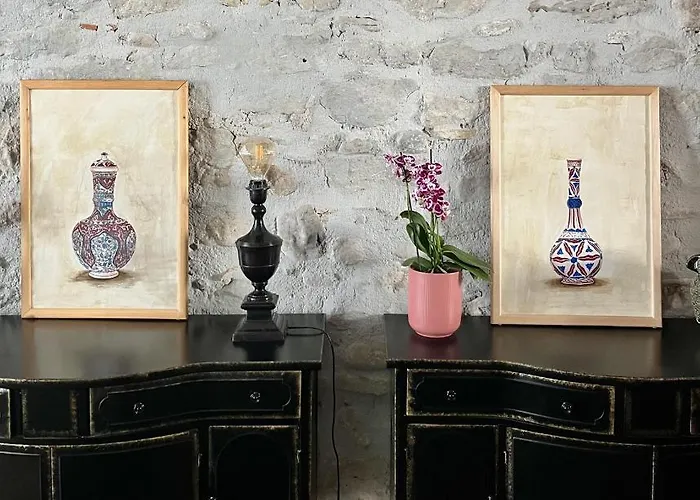 La Cour Carree - D'hôtes Alojamento de Acomodação e Pequeno-almoço 3*