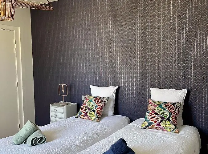 Alojamento de Acomodação e Pequeno-almoço La Cour Carree - D'hôtes 3*