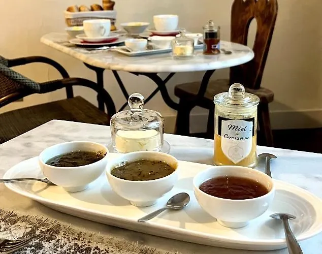 La Cour Carree - D'hôtes Alojamento de Acomodação e Pequeno-almoço Carcassonne